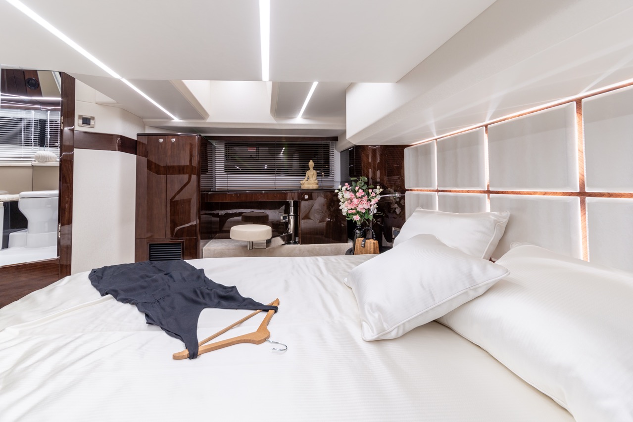 Galeon 400 FLY Internal image 7
