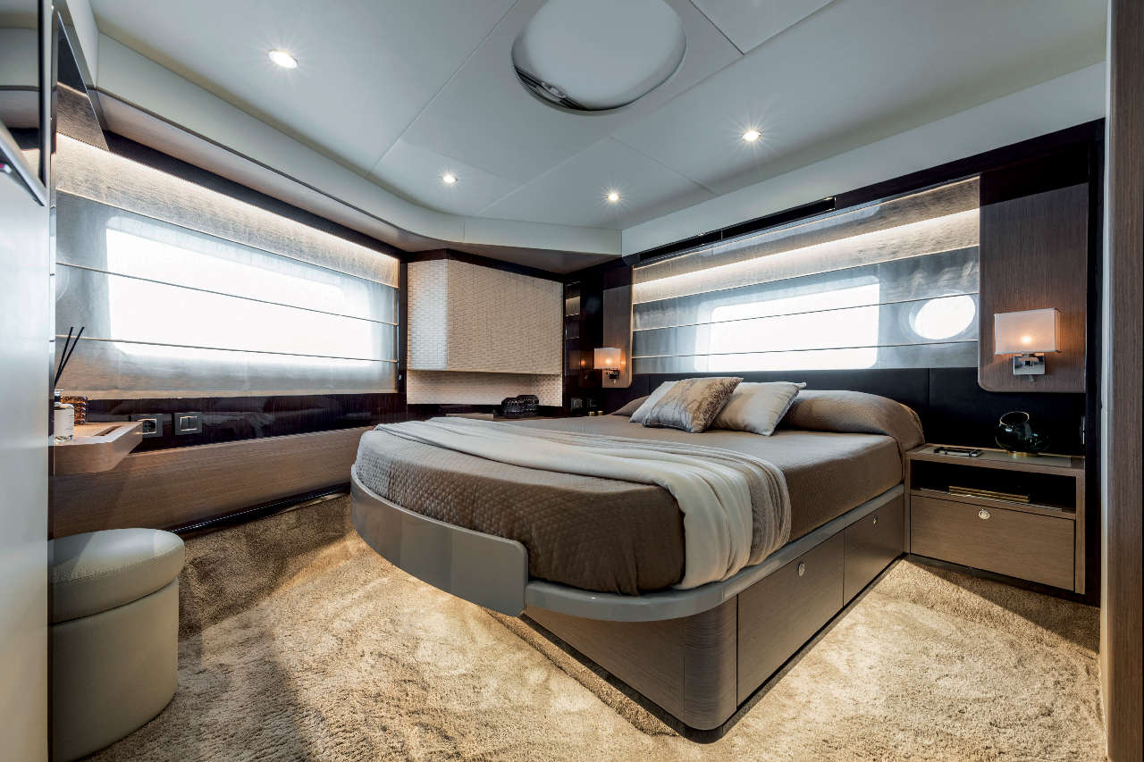 Absolute Navetta 48 Interior image 10