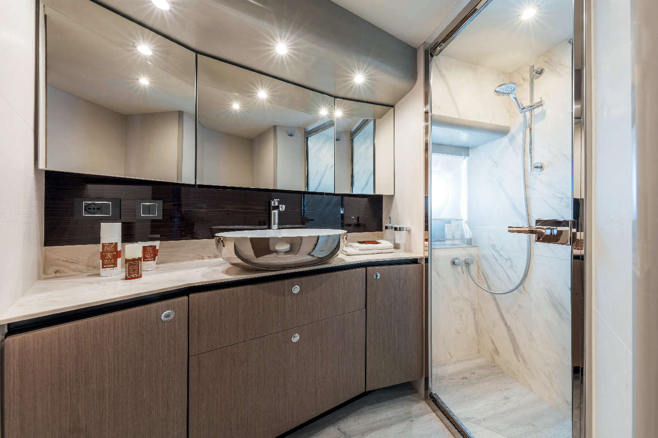 Absolute Navetta 48 Interior image 12