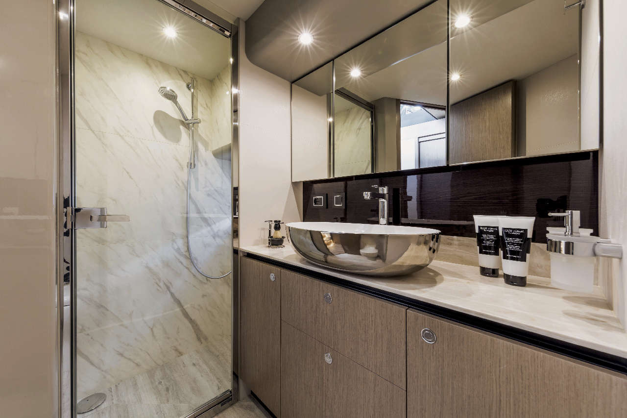Absolute Navetta 48 Interior image 16