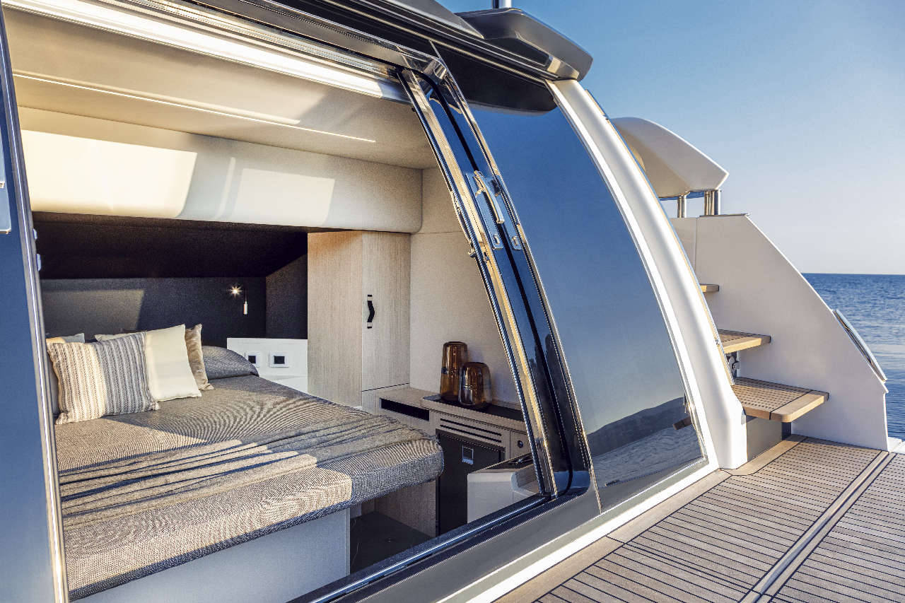 Absolute Navetta 64 Interior image 10
