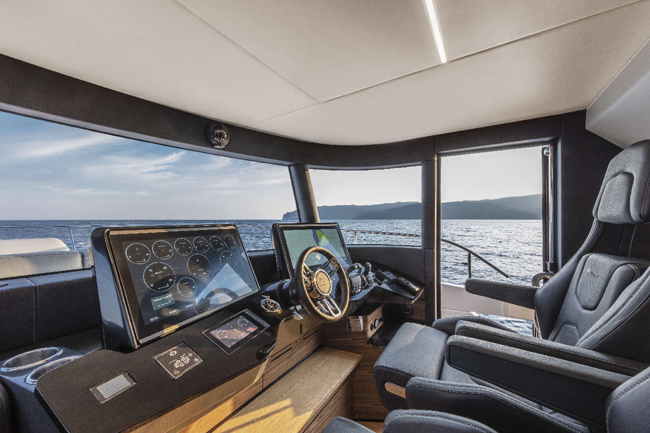 Absolute Navetta 64 Interior image 15