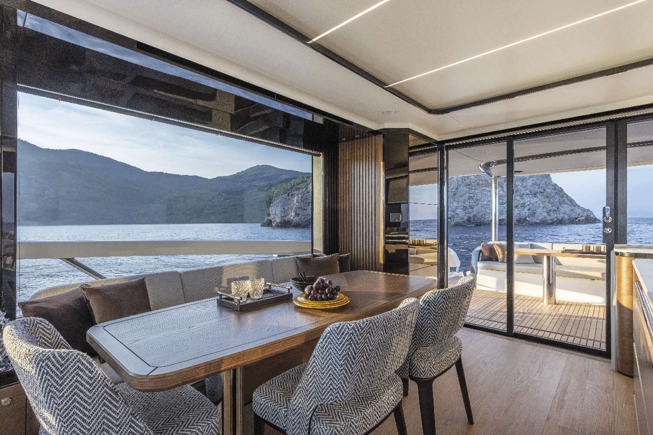 Absolute Navetta 64 Interior image 19