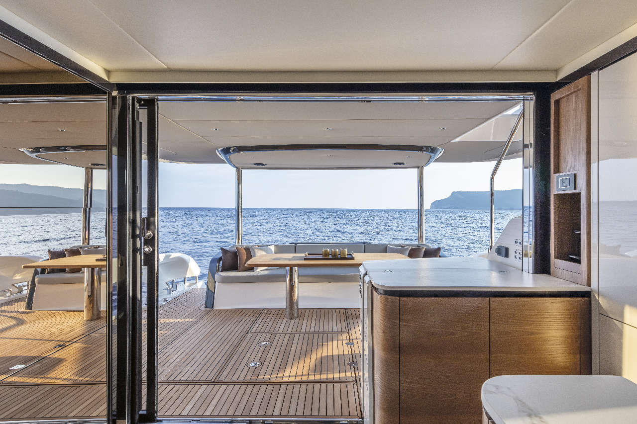 Absolute Navetta 64 Interior image 20