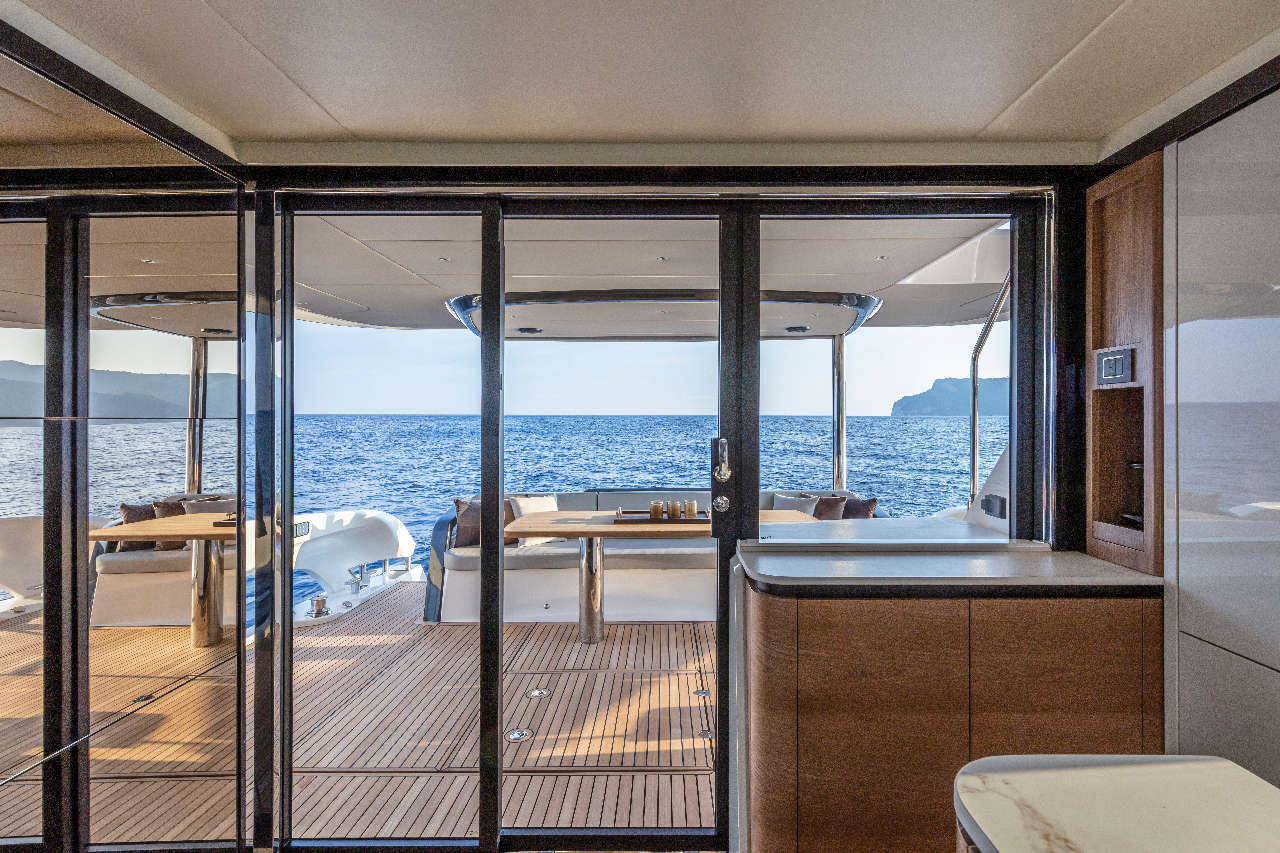 Absolute Navetta 64 Interior image 21