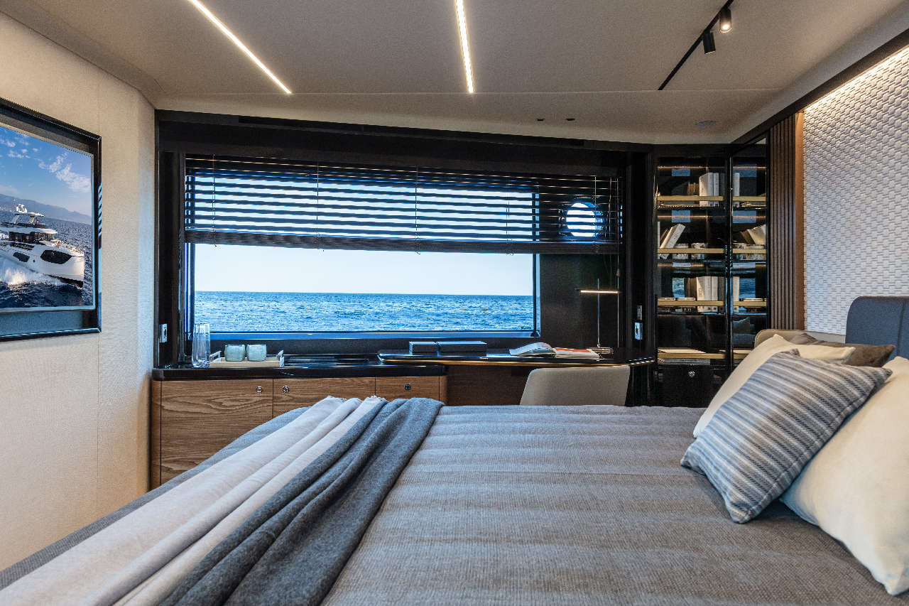 Absolute Navetta 64 Interior image 25