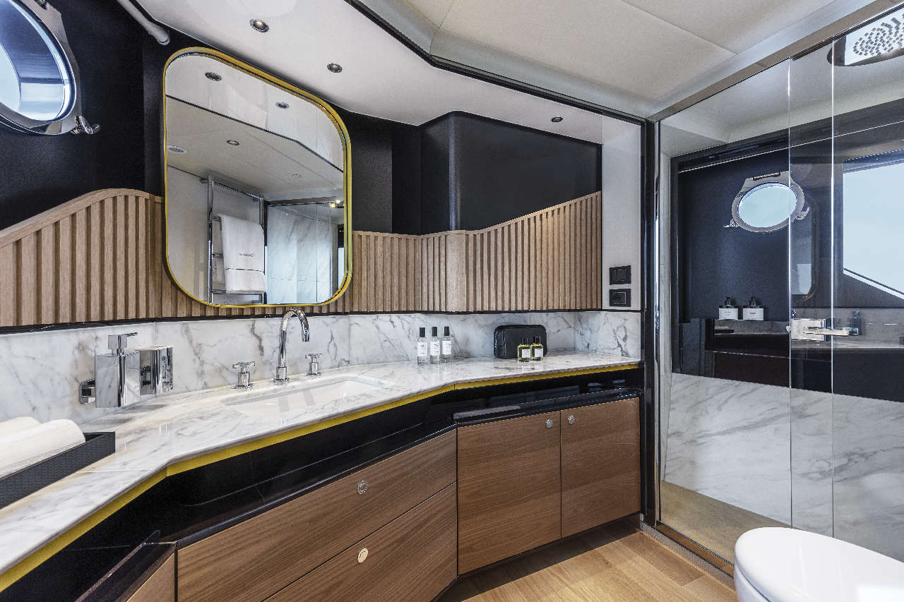 Absolute Navetta 64 Interior image 26